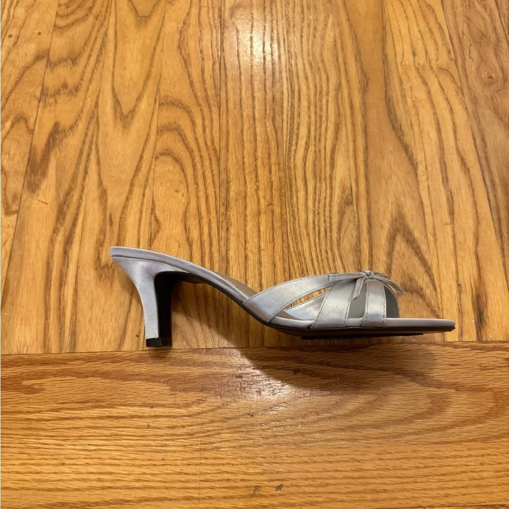 Mootsies Tootsies Silver Heeled Sandal, Sz 8.5 - Picture 5 of 6